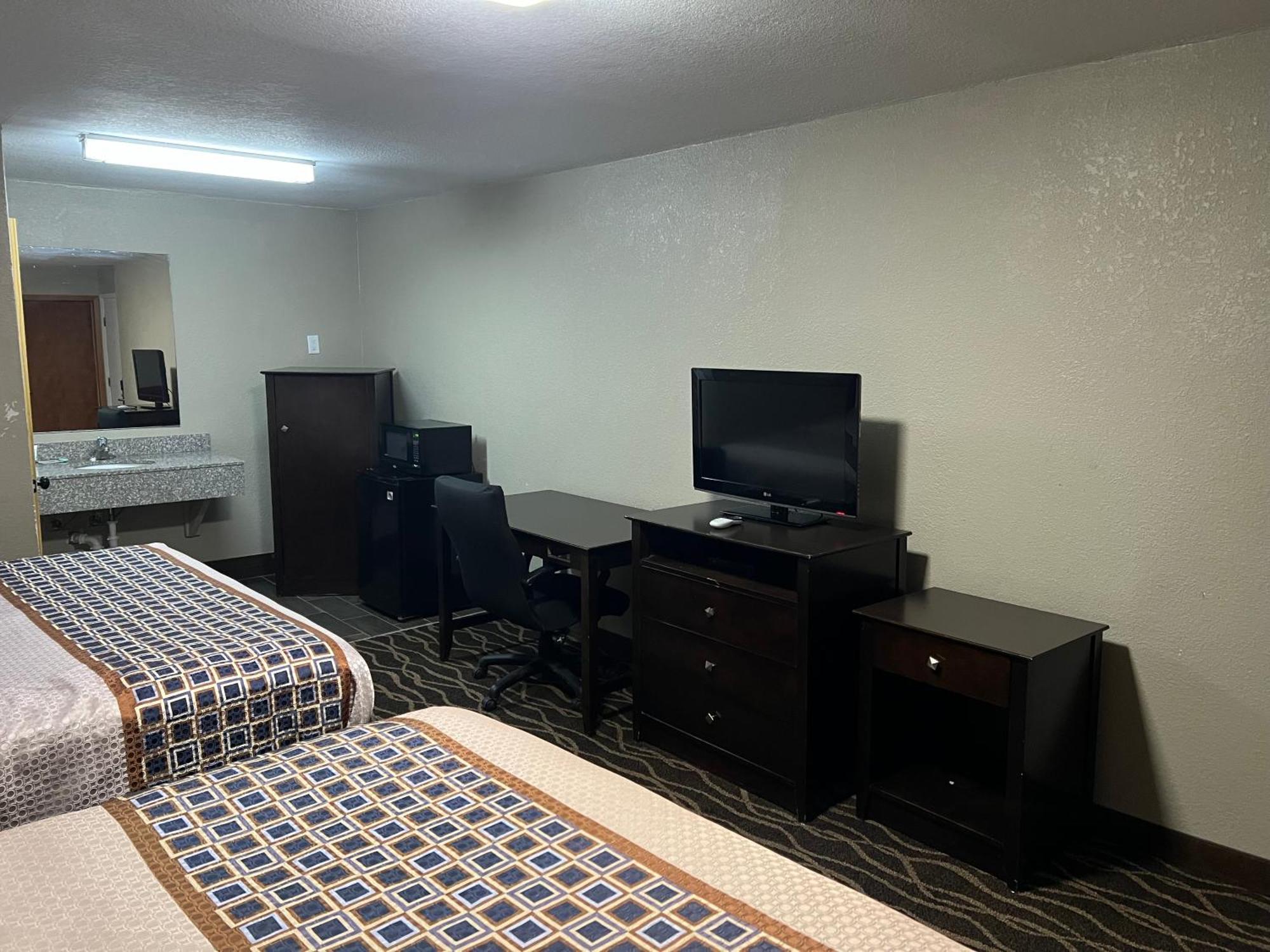 Westbridge Inn And Suites Centerville Extérieur photo