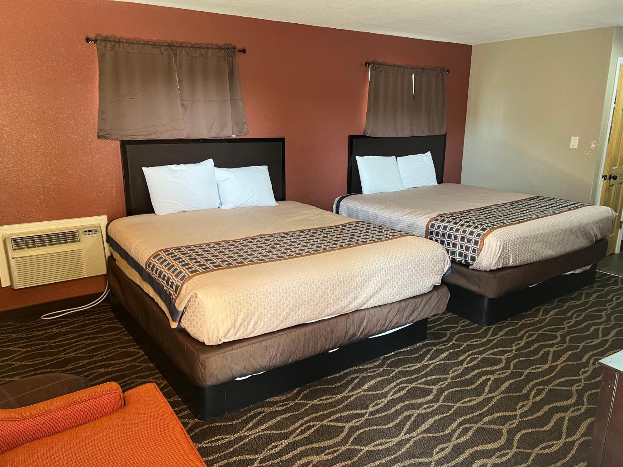Westbridge Inn And Suites Centerville Extérieur photo
