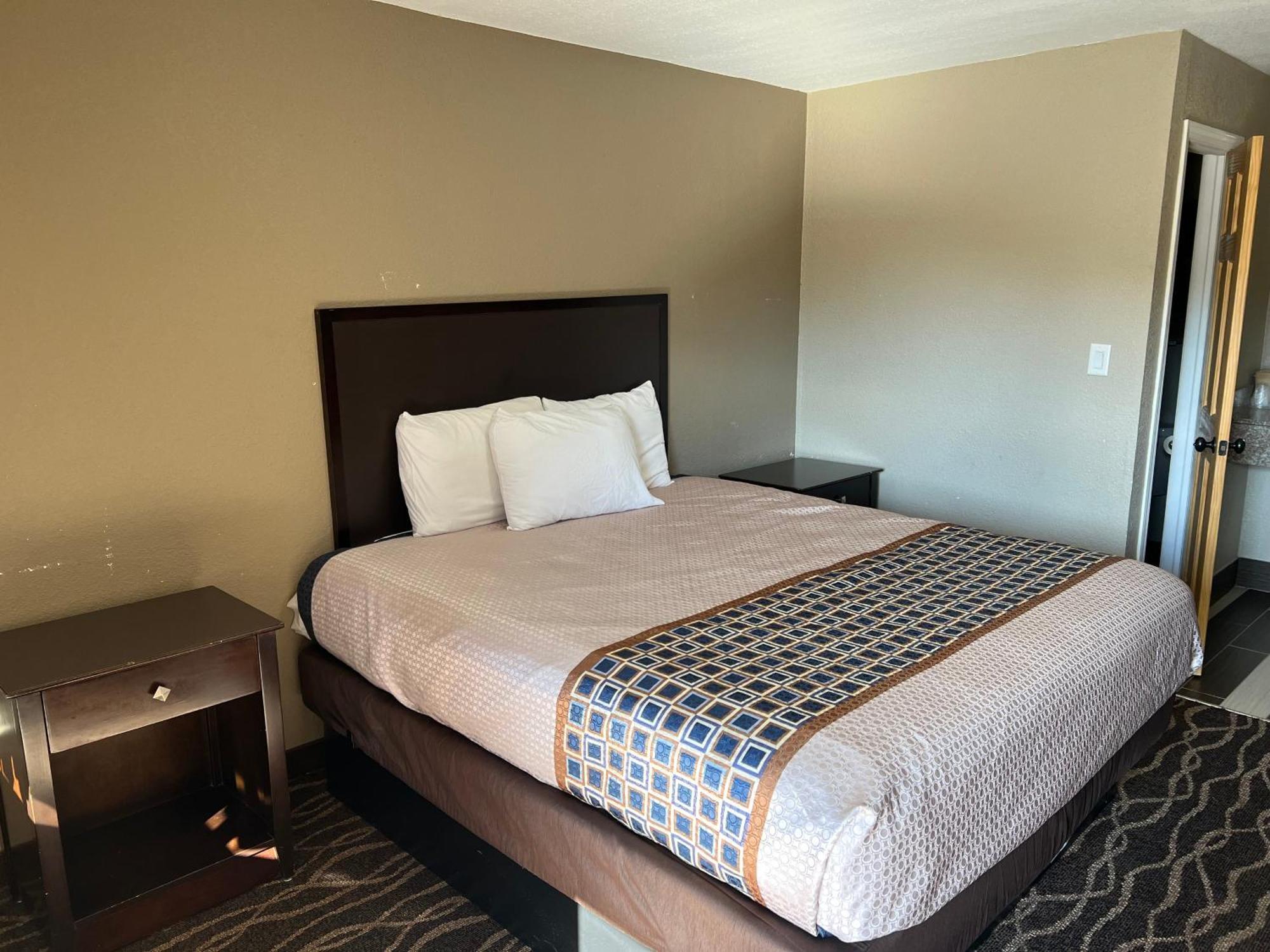 Westbridge Inn And Suites Centerville Extérieur photo