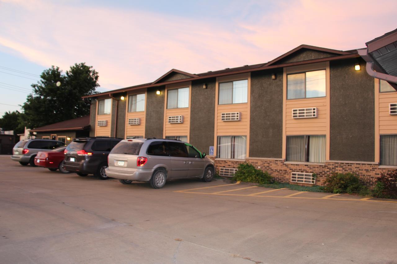 Westbridge Inn And Suites Centerville Extérieur photo