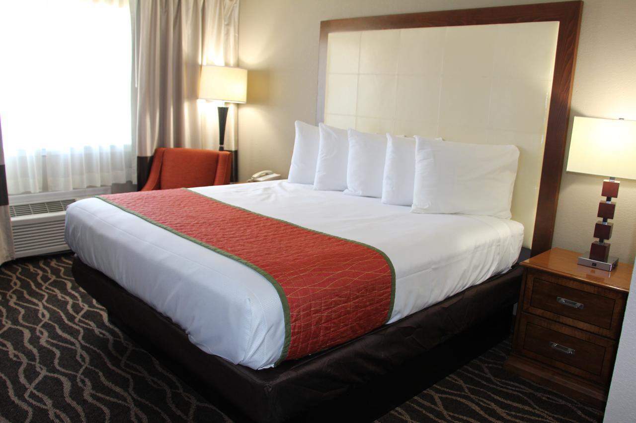 Westbridge Inn And Suites Centerville Extérieur photo