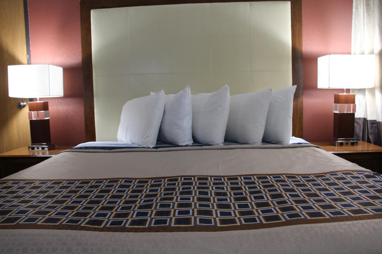 Westbridge Inn And Suites Centerville Extérieur photo